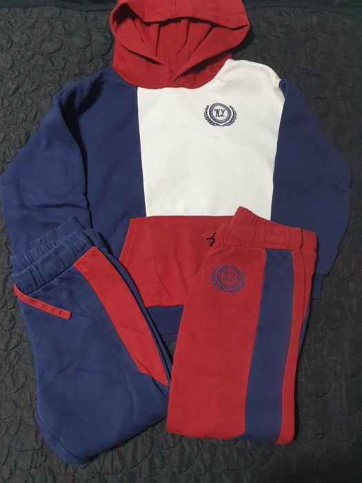 Футболки костюм и свитер на мальчика