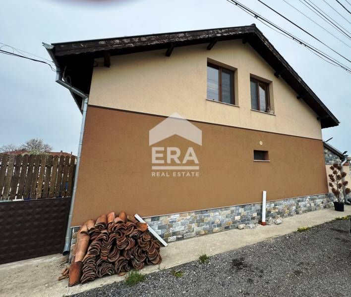 Страхотна еднофамилна къща за продажба в гр. Сливо Поле