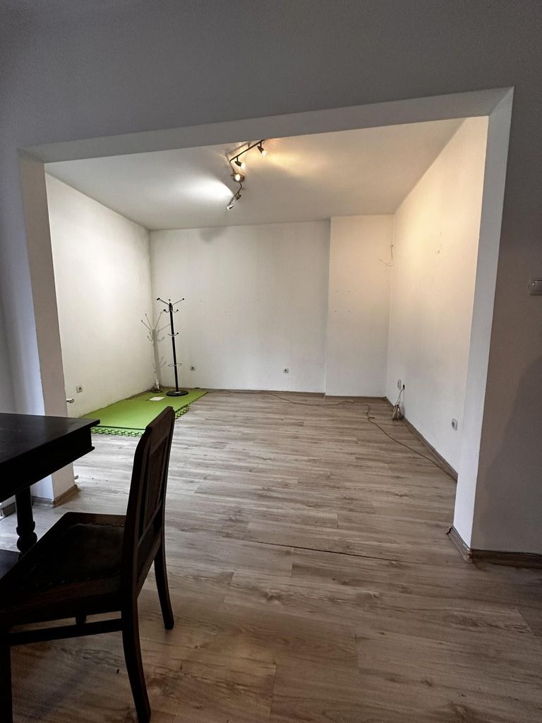Дава се под наем Тристаен апартамент в София, Център - 110 кв.м за 650 € - Снимка #3