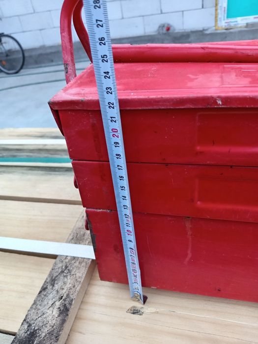 Cutie scule din metal