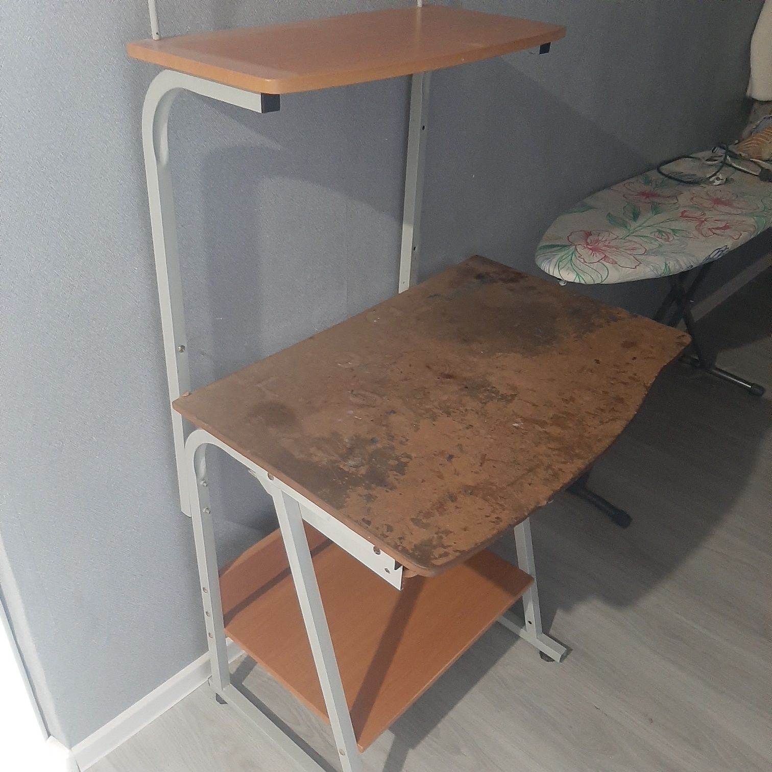 Компьютерный стол