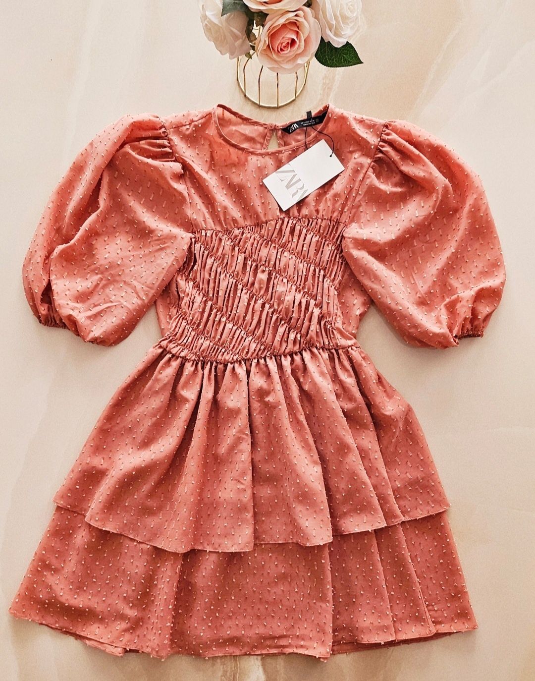 Рокля в "пепел от рози" "Zara"