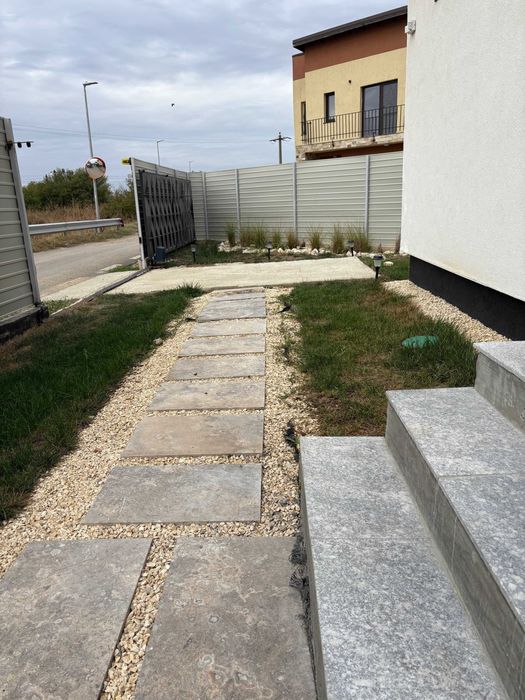 Duplex Otopeni,toate utilitatile,la asfalt,curte generoasa,2 balcoane