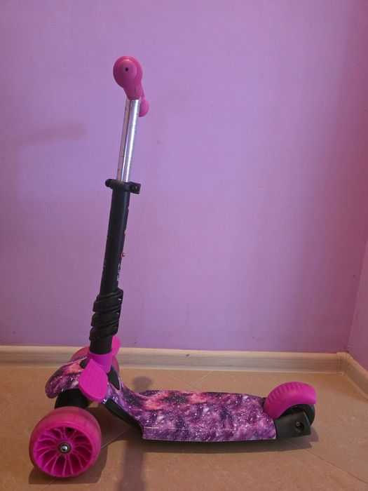 Детска тротинетка, 5 в 1 30 лев.