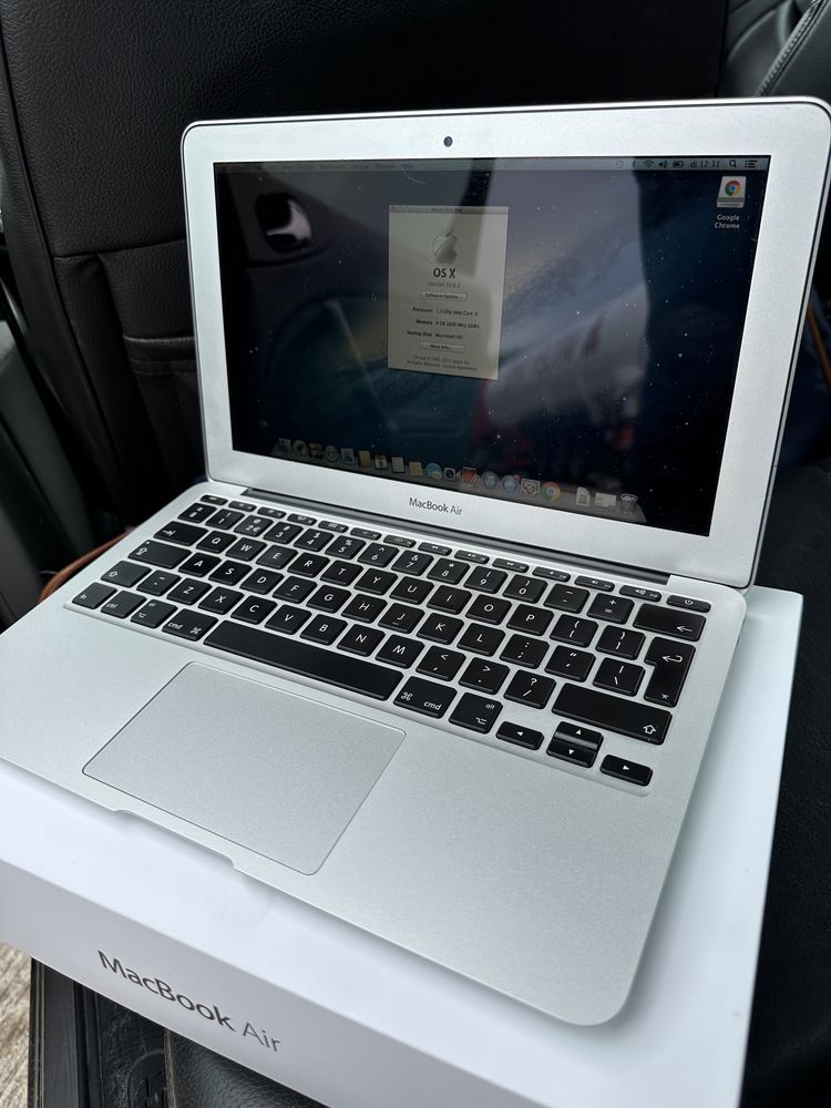 MacBook Air 11' inch, procesor i5/4GB RAM/HDD 128GB