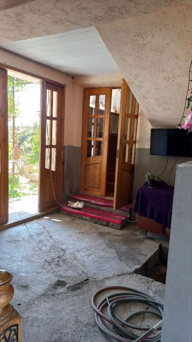 Nazarbek tekistilda uchastaka sotiladi srochno