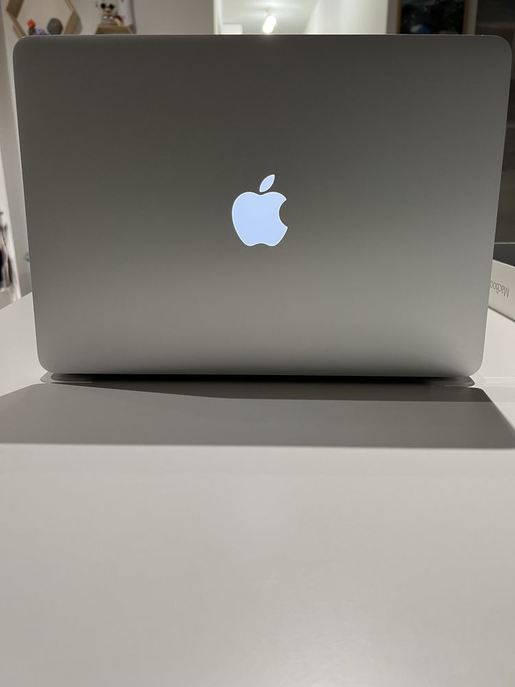 MacBook Air 2015 - цикъл на батерия 302