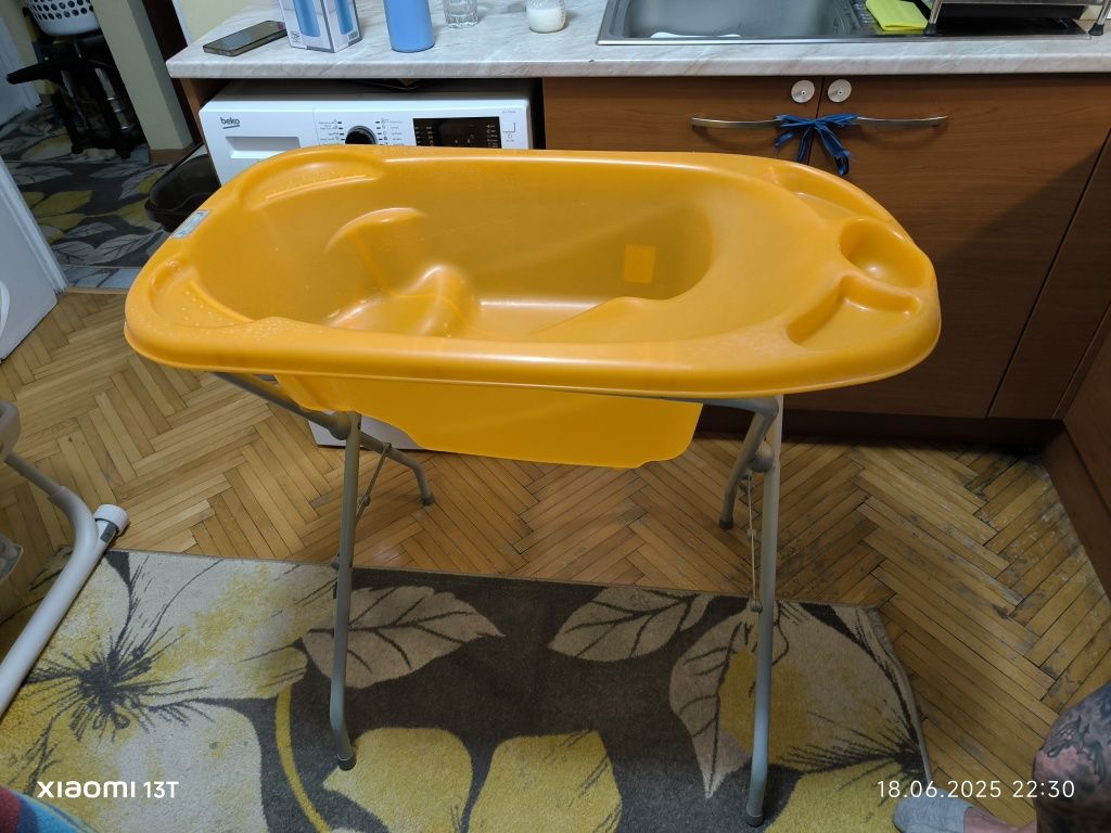 Анатомична вана за бебе