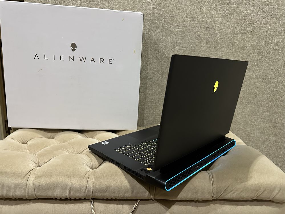 * Dell ALIENWARE M15 мощный игровой ноутбук из США почти новый