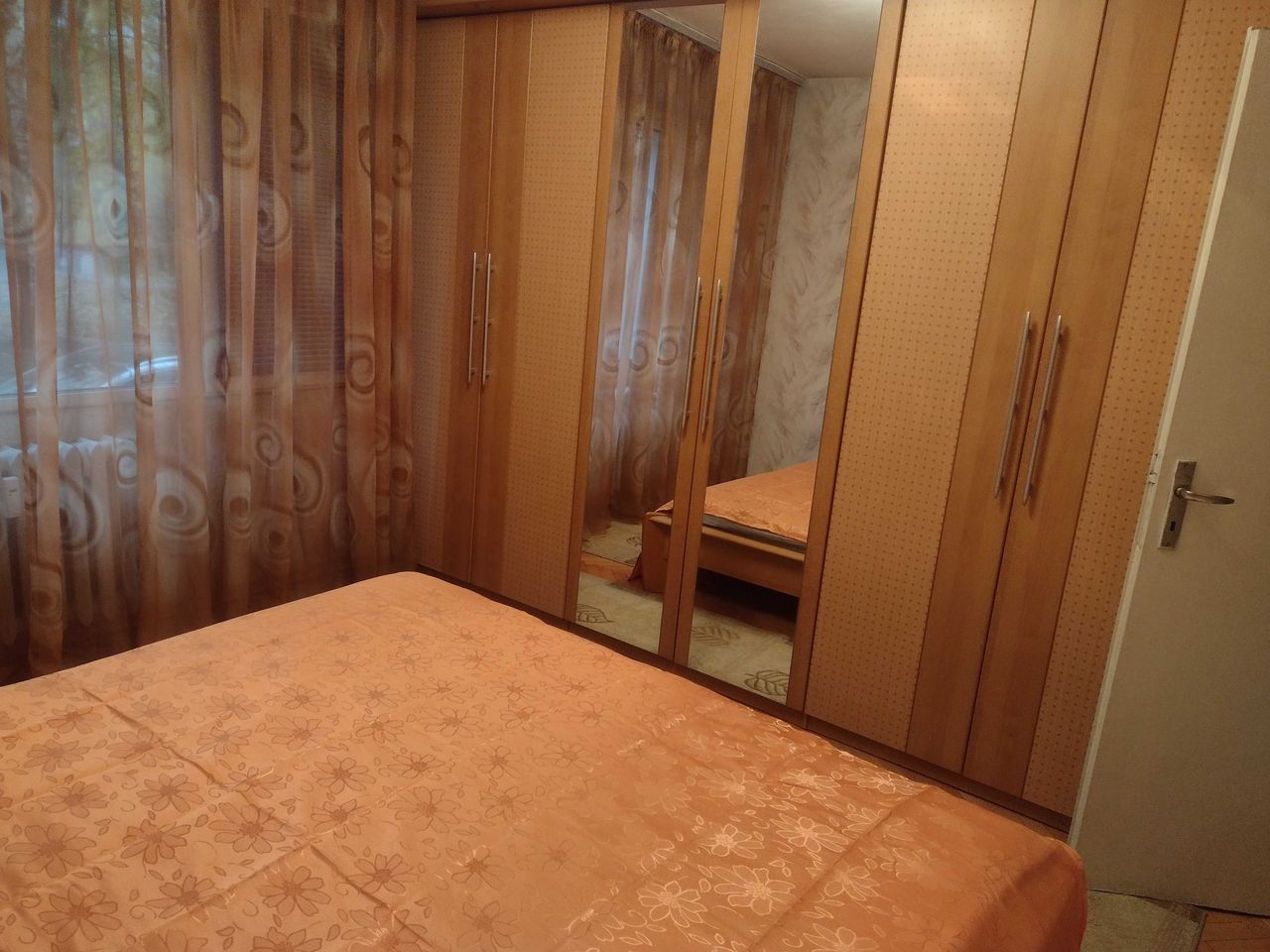 Продава се Тристаен апартамент в Русе, Възраждане - 78 кв.м за 1116 €/кв.м - Снимка #2