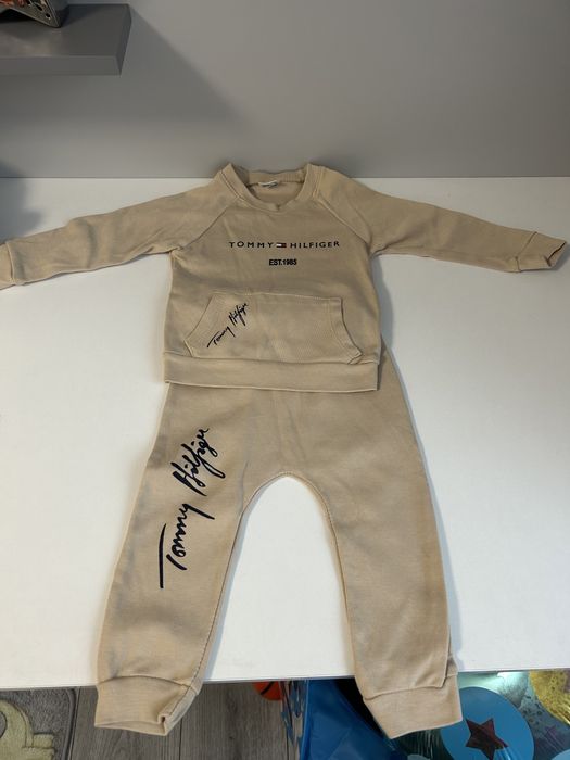 Vând trening baieti marimea 80 doar spalat