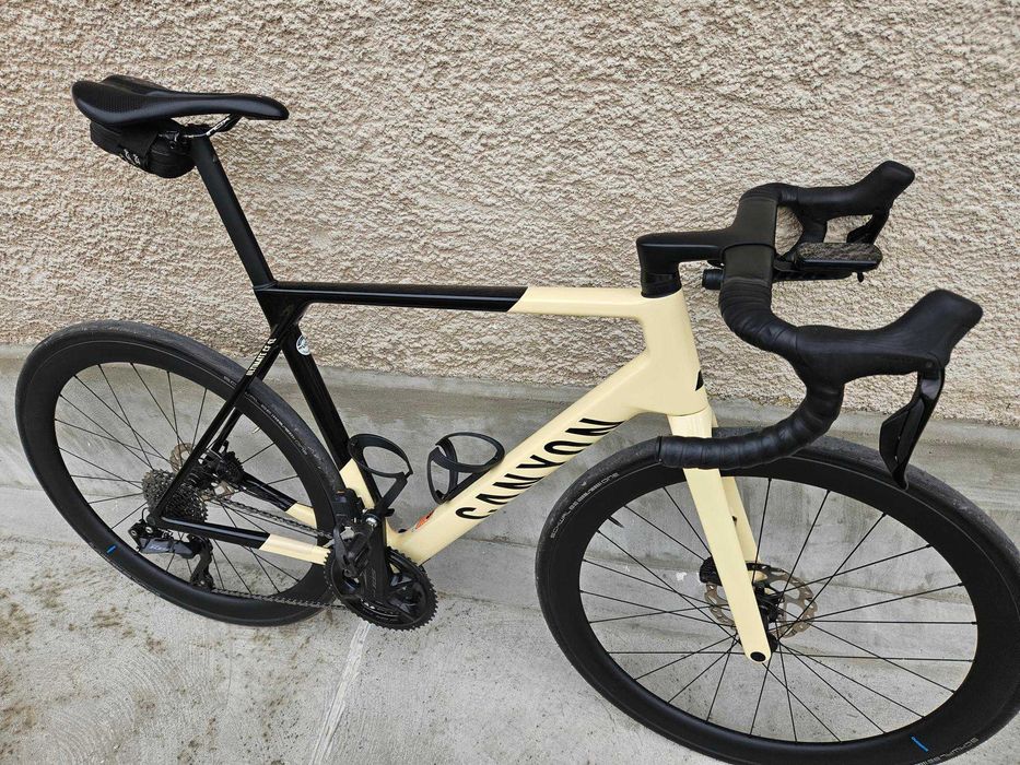 Шосеен велосипед Canyon Ultimate CF 7 Di2