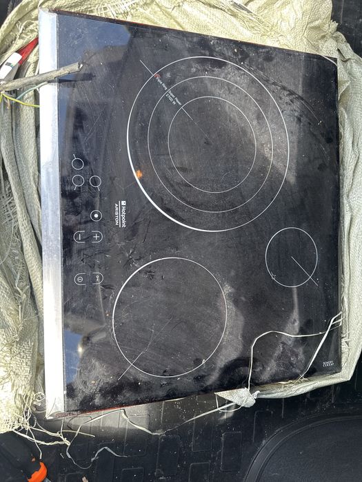 Продам электро плиту сенсорную