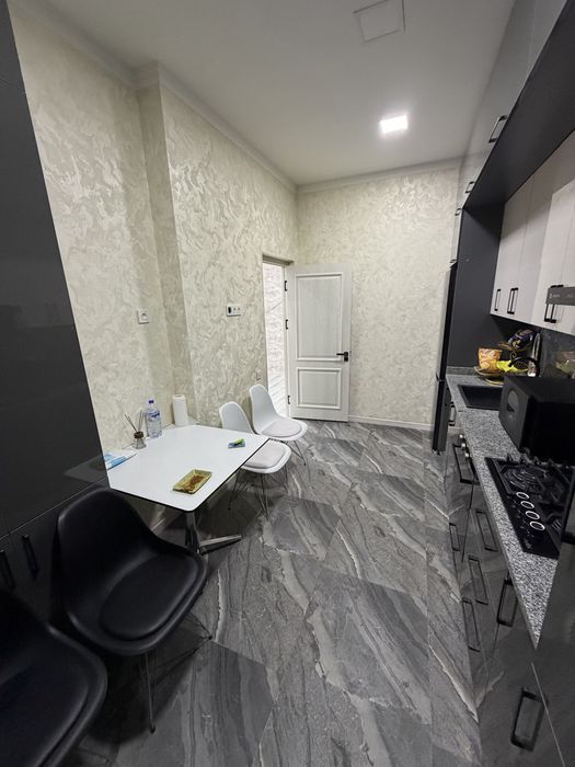 сдам квартиру на против торгового центра Сампи