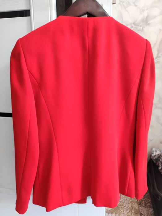 Модный классический костюм