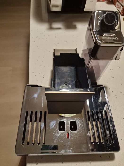 expressor super automat Delonghi PrimaDonna Elite ECAM 1450W, 2L, 1