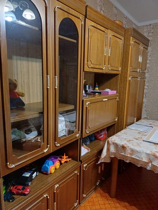 Стенка из 3 секций отдам бесплатно
