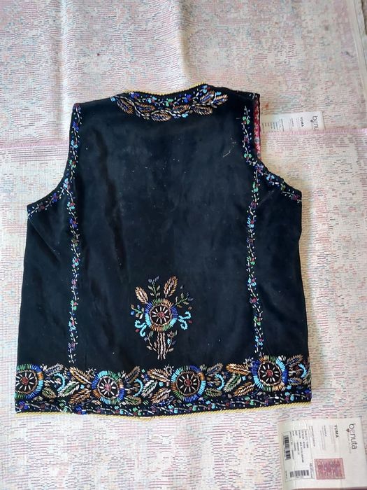 Vesta traditionale veche