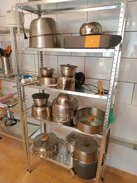 Vând 4 rafturi otel galvanizat