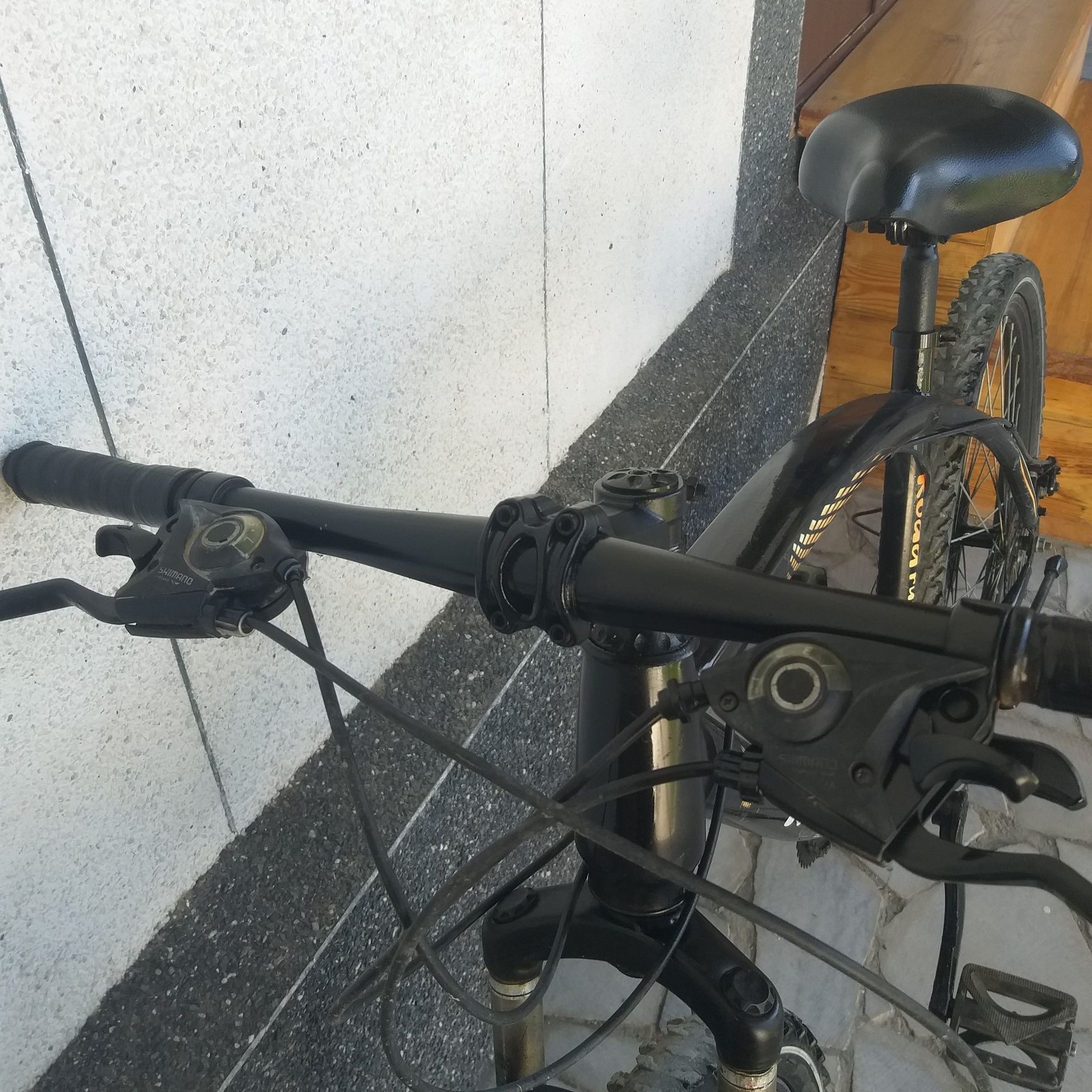 SPARTIVNIY velosiped velik sotiladi