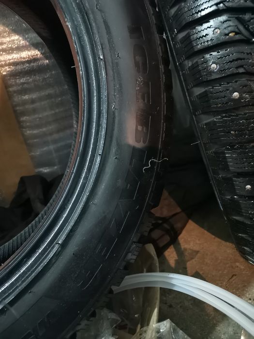 Автошина зимняя R19 235/55