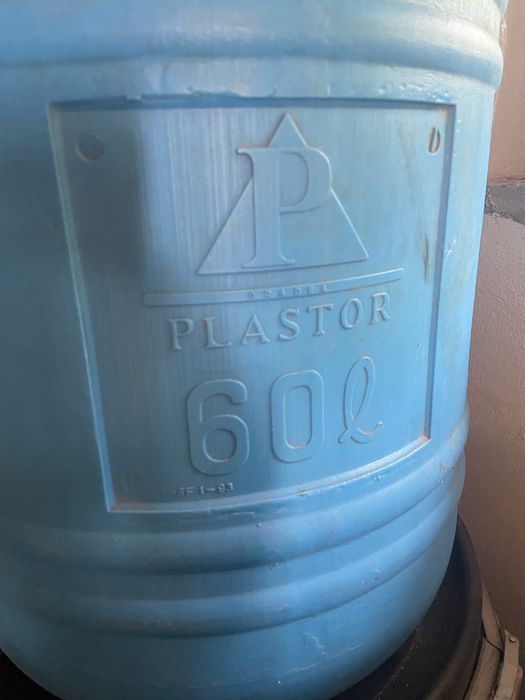 Butoi din plastic, 60 litri