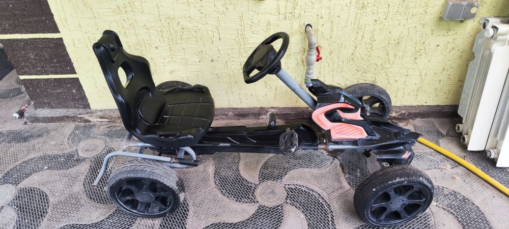 Детский веломобиль, велокар, педальный картинг.