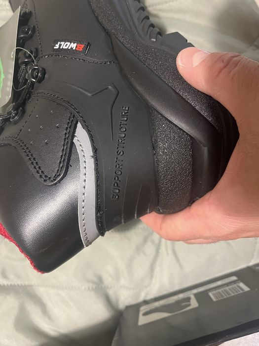 Работни ботуши,боти 43 номер с бомбе зимни