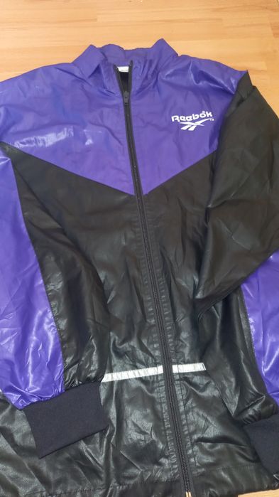 Reebok яке тип ветровка