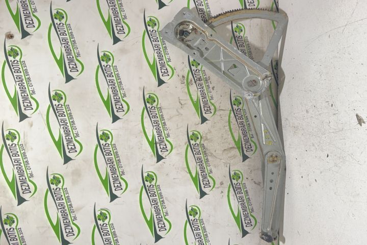 Macara geam dreapta manuala 90598865 Opel Corsa  seria