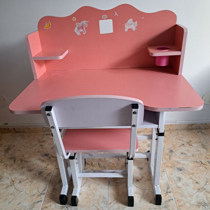 Set masuta si scaun pt fetita, comoda 3 sertare