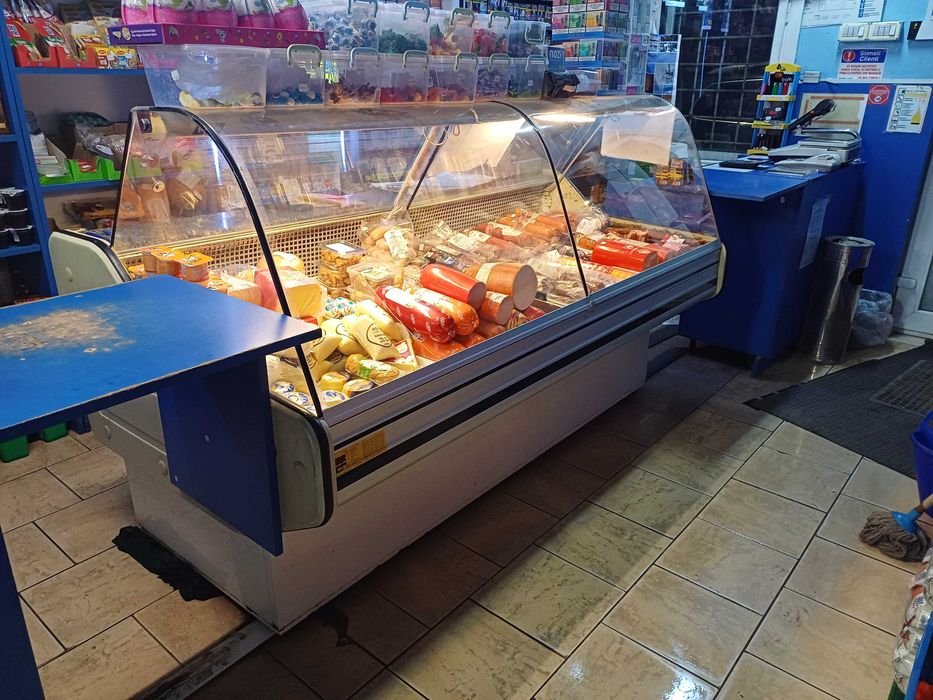 Frigider orizontal mezeluri