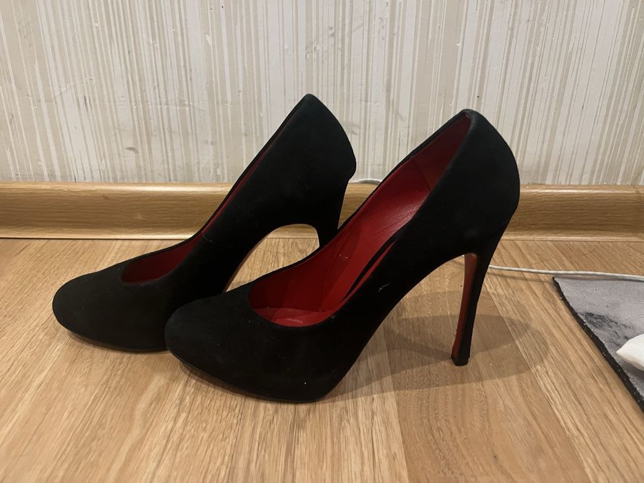Черные туфли, шпилька