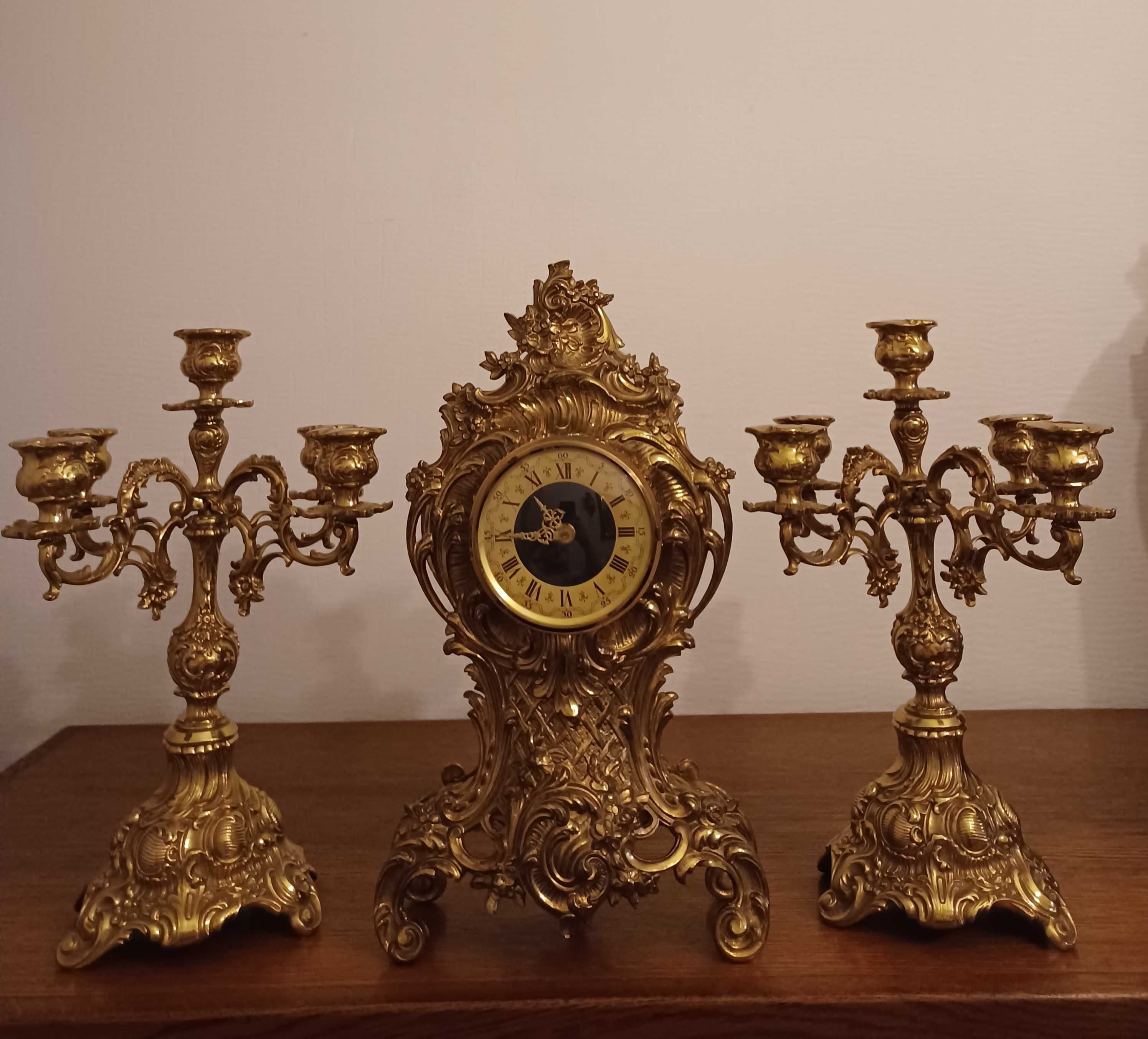 Ceas și două sfesnice din bronz masiv