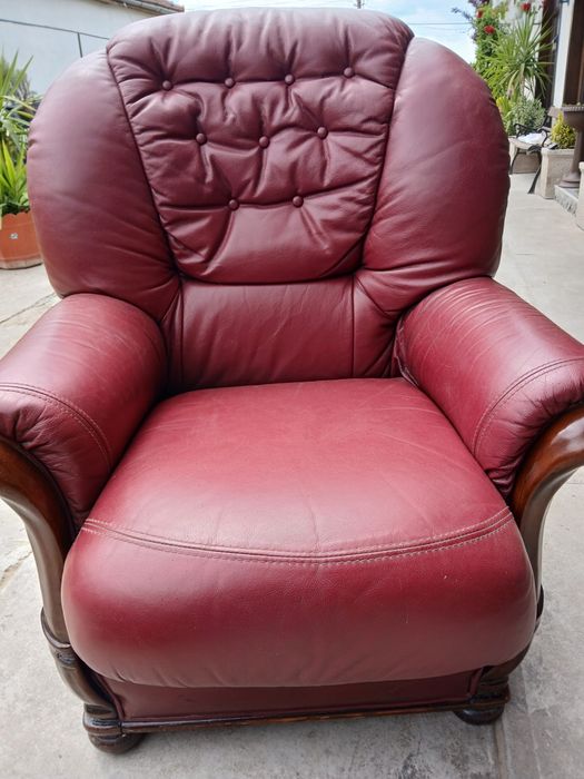 Canapea living din piele