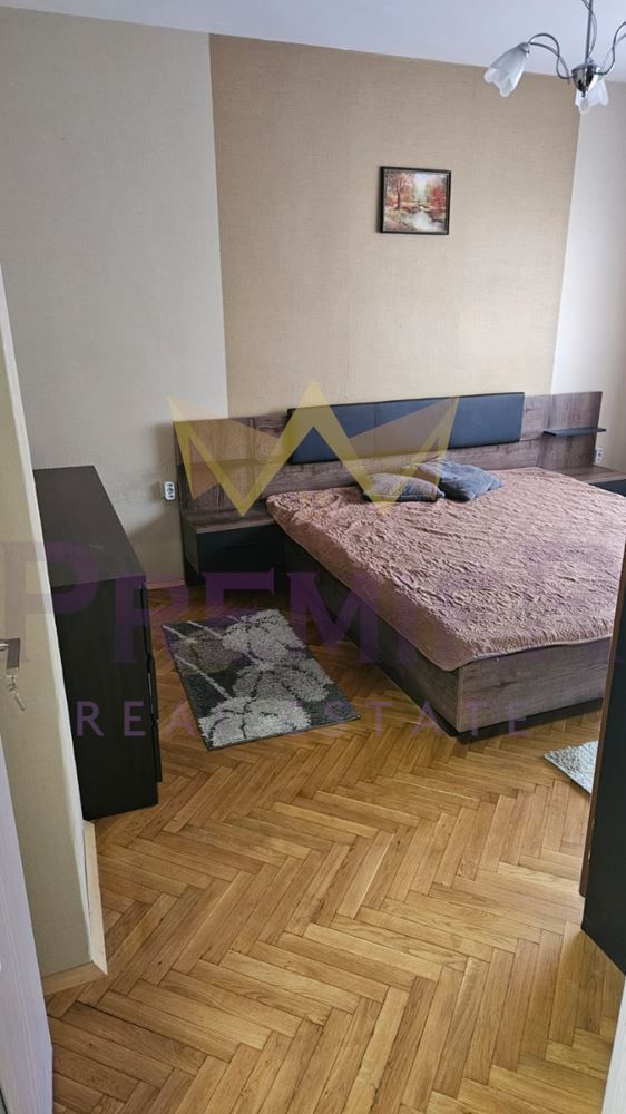 Дава се под наем Четиристаен апартамент в Варна, Гръцка махала - 130 кв.м за 1020 € - Снимка #12