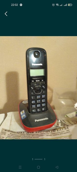 Кнопочный телефон panasonic