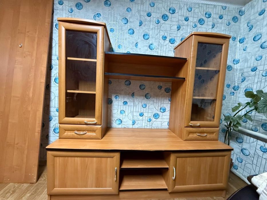 Продам горку (стенку ) в зал