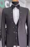 Costum de vanzare