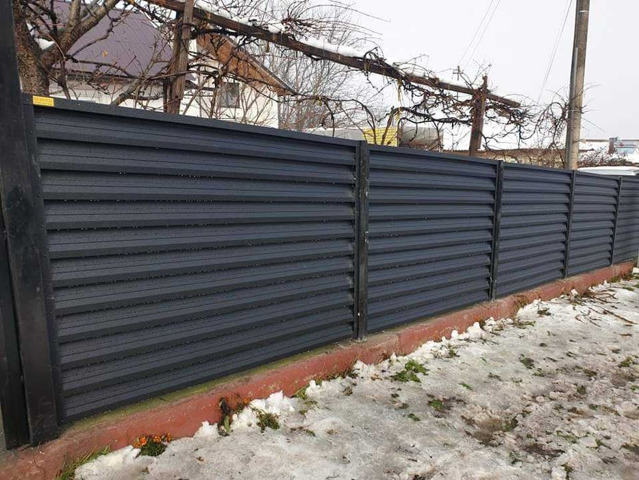 Garduri si porti din panouri stil jaluzele si alte modele disponibile