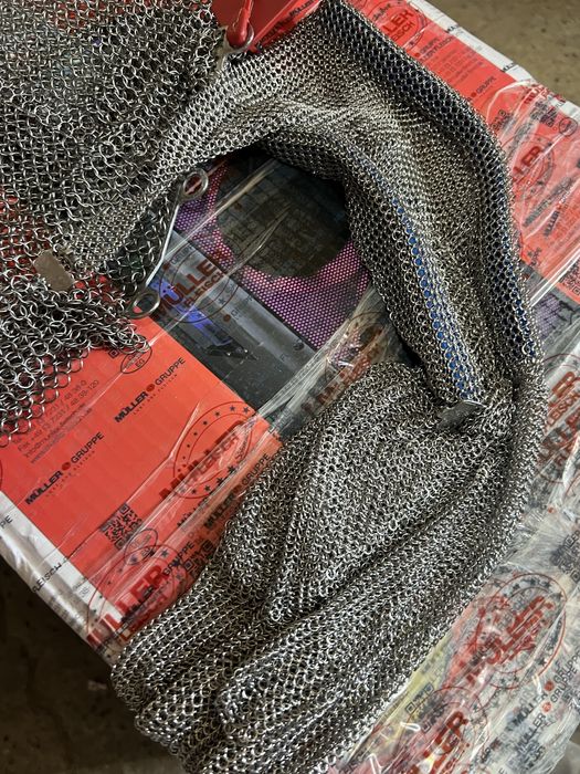 Cuțite de vânzare șorțuri si o mânusă si 2 clacuri