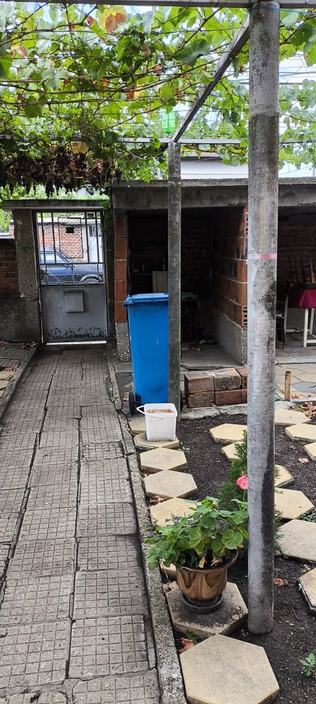 Продава се Къща в Чирпан - 350 кв.м за 175 €/кв.м - Снимка #3