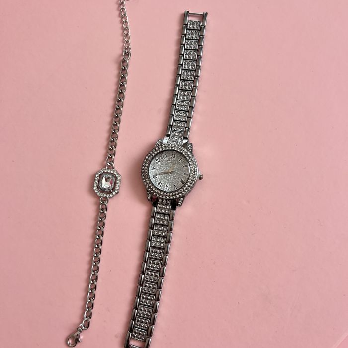 Нов часовник + гривни