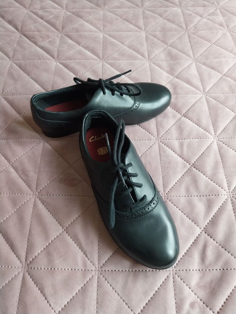 Нови детски обувки Clarks