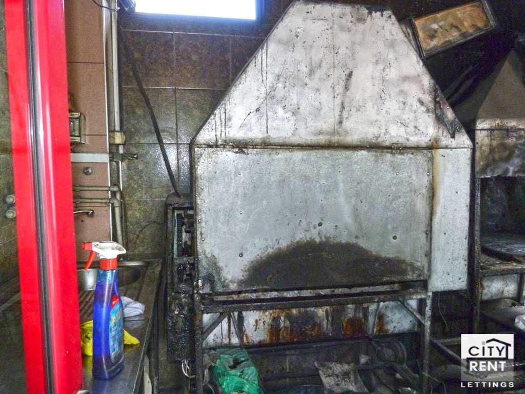 Дава се под наем Магазин в Велико Търново, Зона Б - 200 кв.м за 820 € - Снимка #12