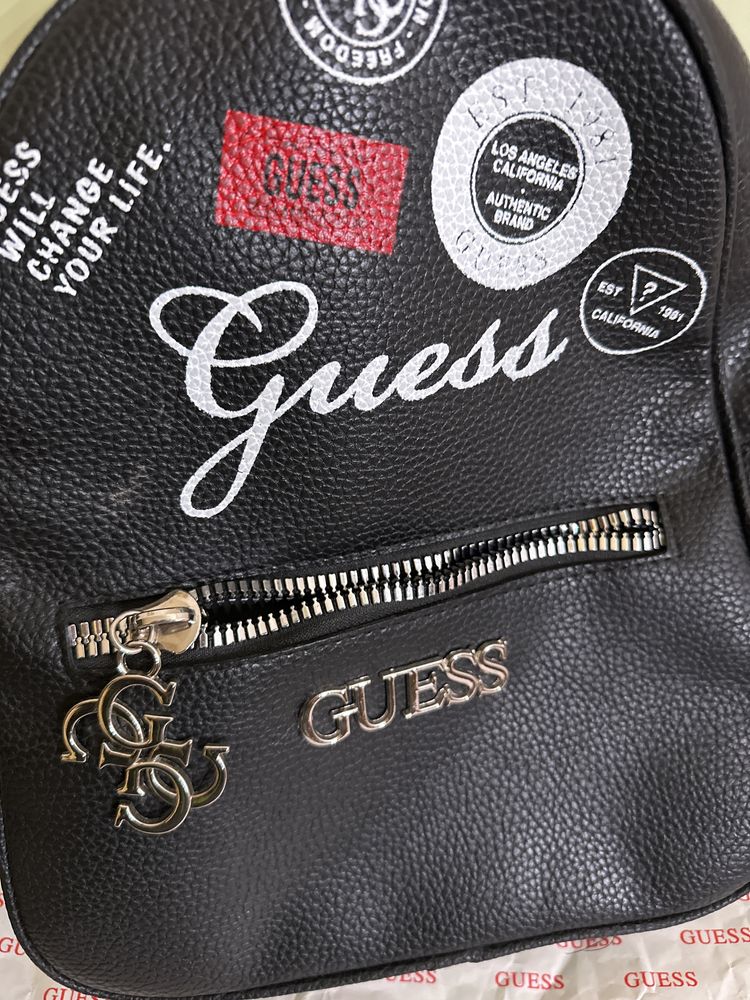 Дамска раница Guess