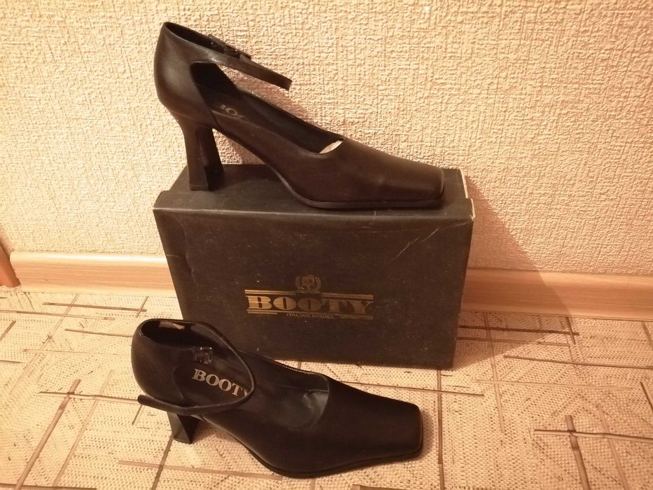 Туфли черные новые