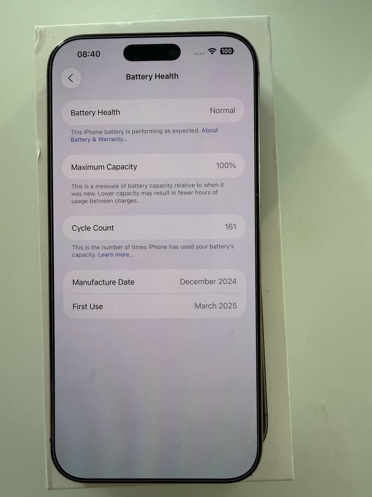 Продавам iphone 16 pro max 1tb, нов