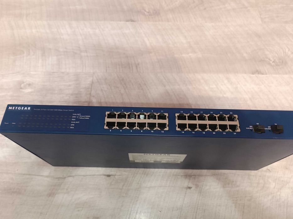 Switch Netgear GS724Tv4 — 24 RJ45 + 2 SFP Ports Smart Switch
