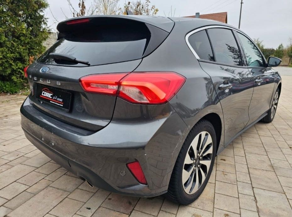 Dezmembrez Ford Focus 1.0 Ecoboost